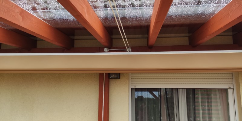 Detail montáže plného polykarbonátu MM SolidXL-6-bronz 